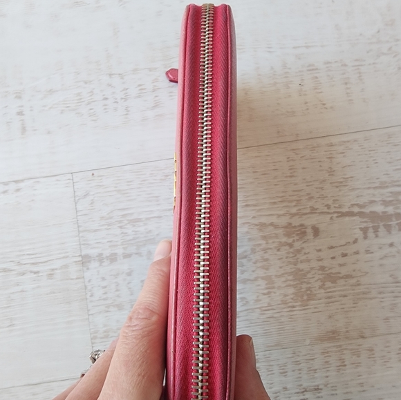 Prada Wallet - Picture 5 of 16